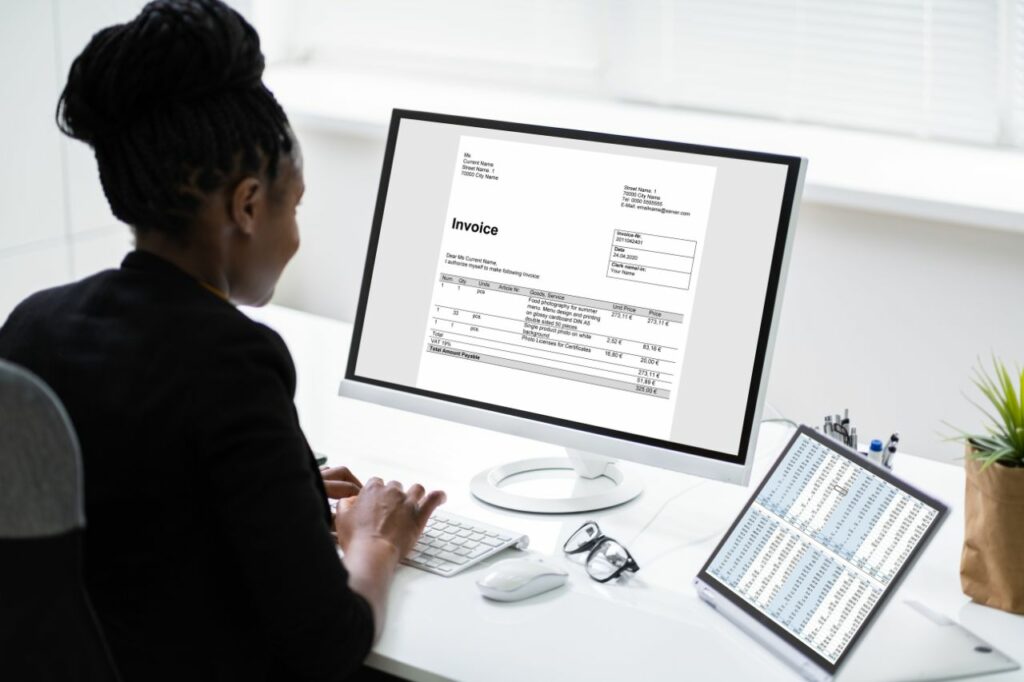 Le défaut de paiement du client engage sa responsabilité, nonobstant les éventuelles défaillances du prestataire