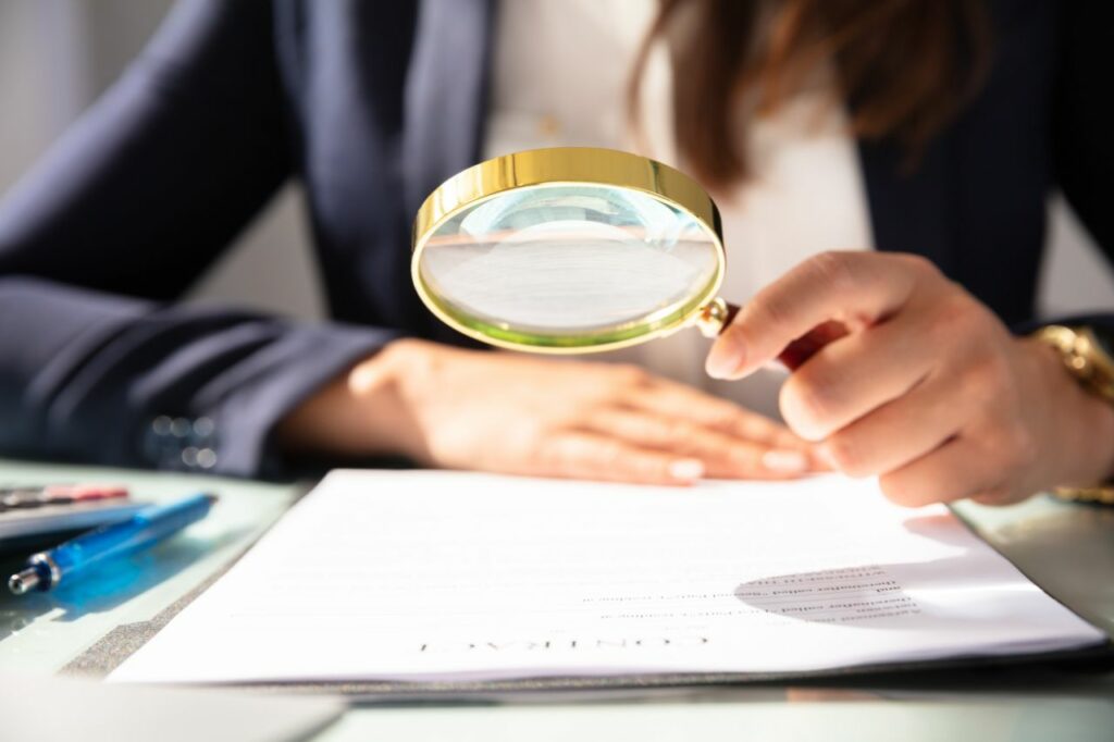 Le refus pour un client de régulariser un contrat de maintenance à l’issue d’un contrat de développement peut constituer un manquement susceptible d’exonérer le prestataire de toute responsabilité